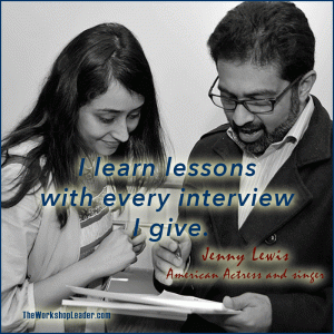Image of two persons interviewing each other during a workshop.
